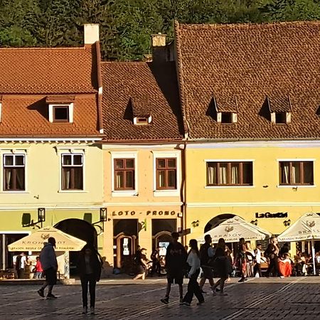4 Rooms Piata Sfatului Брашов Екстериор снимка