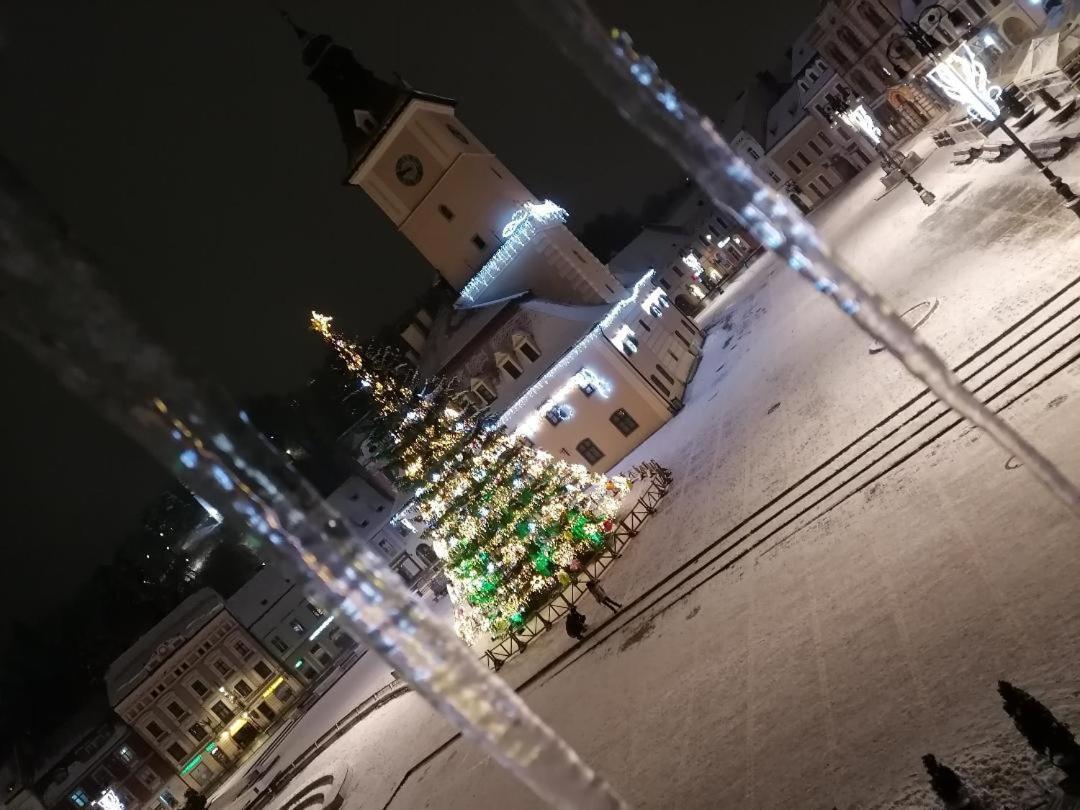 4 Rooms Piata Sfatului Брашов Екстериор снимка