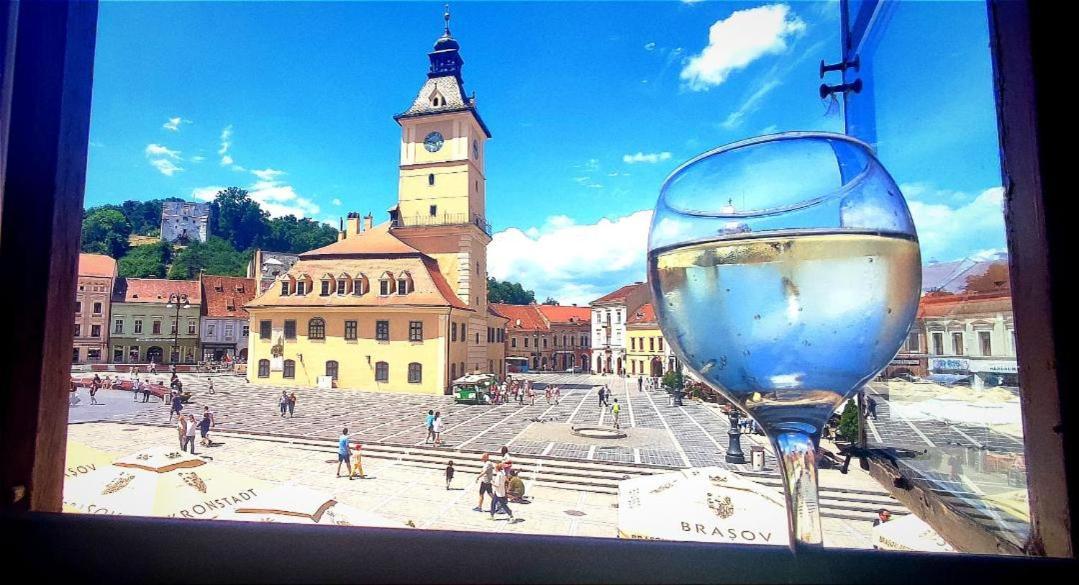 4 Rooms Piata Sfatului Брашов Екстериор снимка