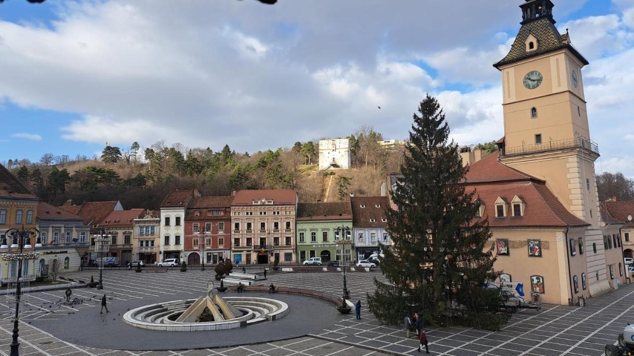 4 Rooms Piata Sfatului Брашов Екстериор снимка