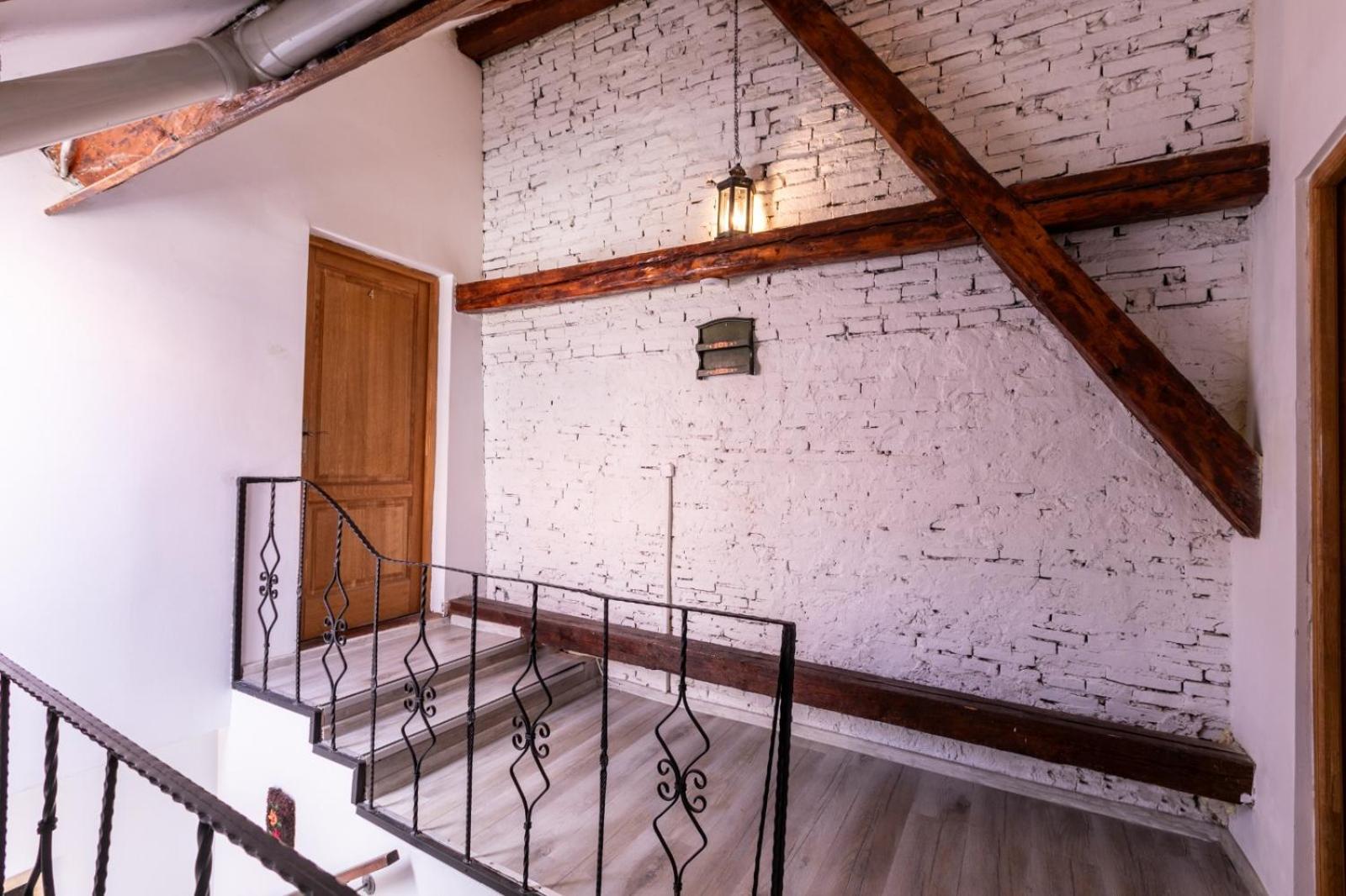 4 Rooms Piata Sfatului Брашов Екстериор снимка