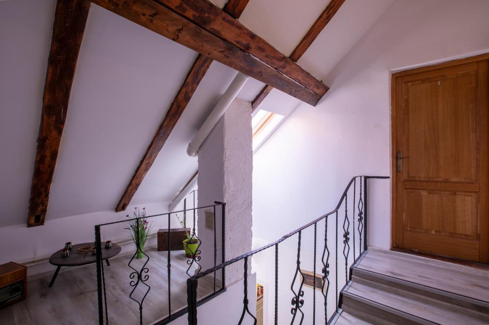 4 Rooms Piata Sfatului Брашов Екстериор снимка