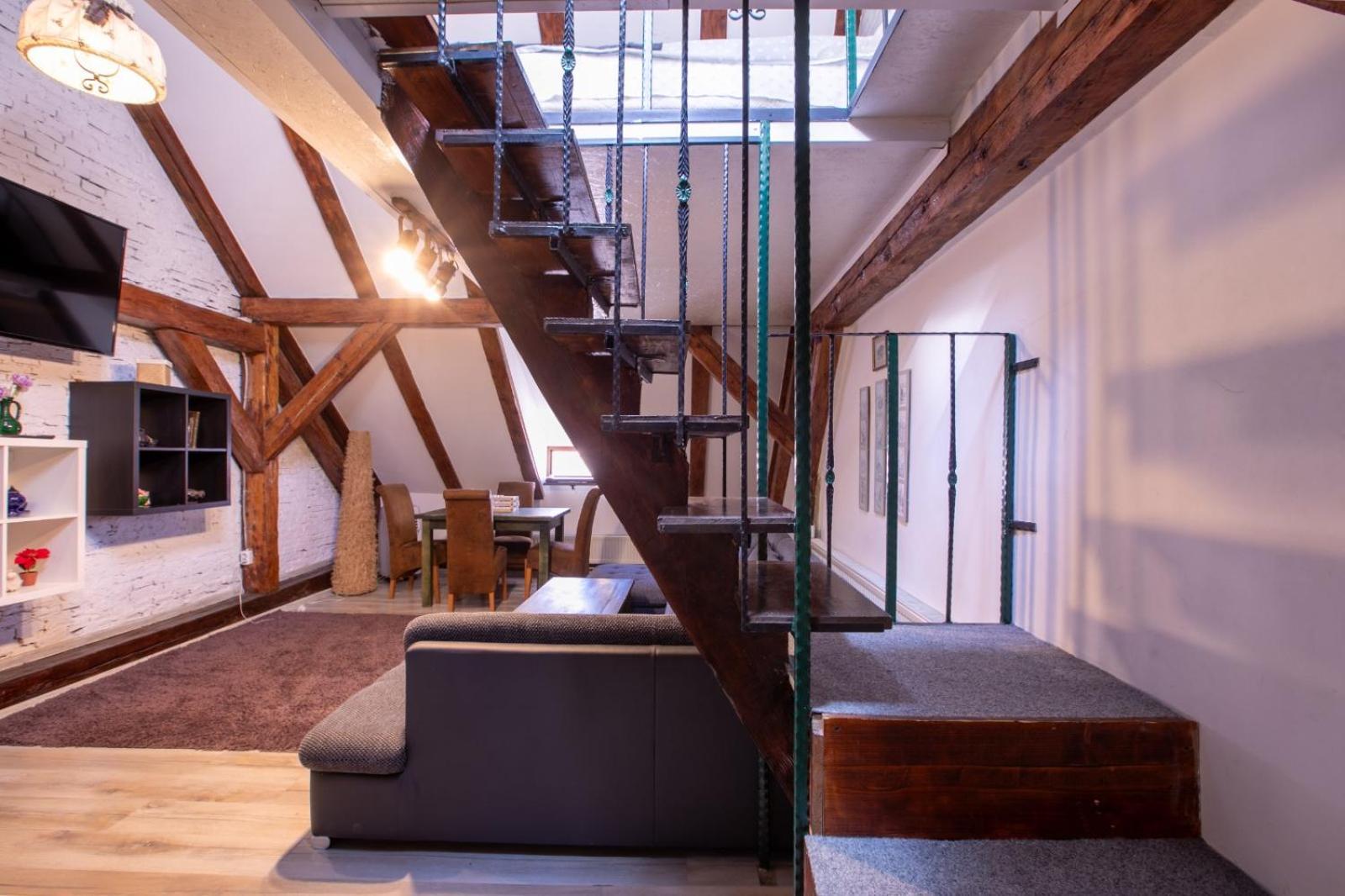 4 Rooms Piata Sfatului Брашов Екстериор снимка