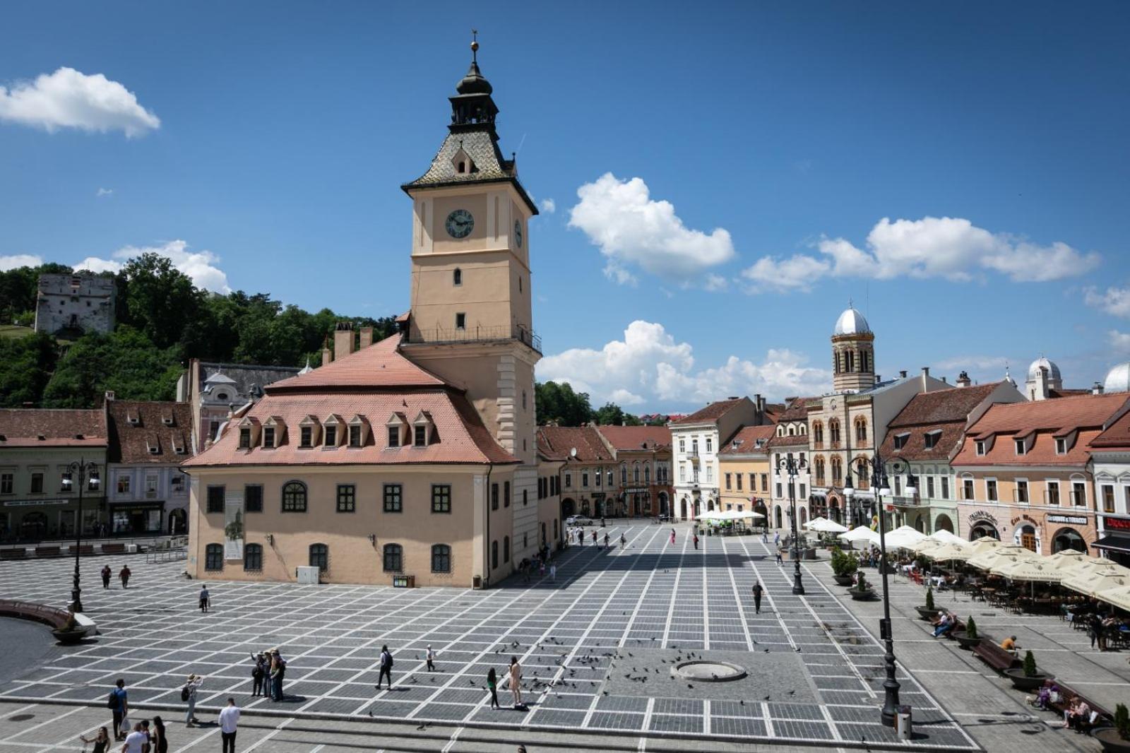 4 Rooms Piata Sfatului Брашов Екстериор снимка