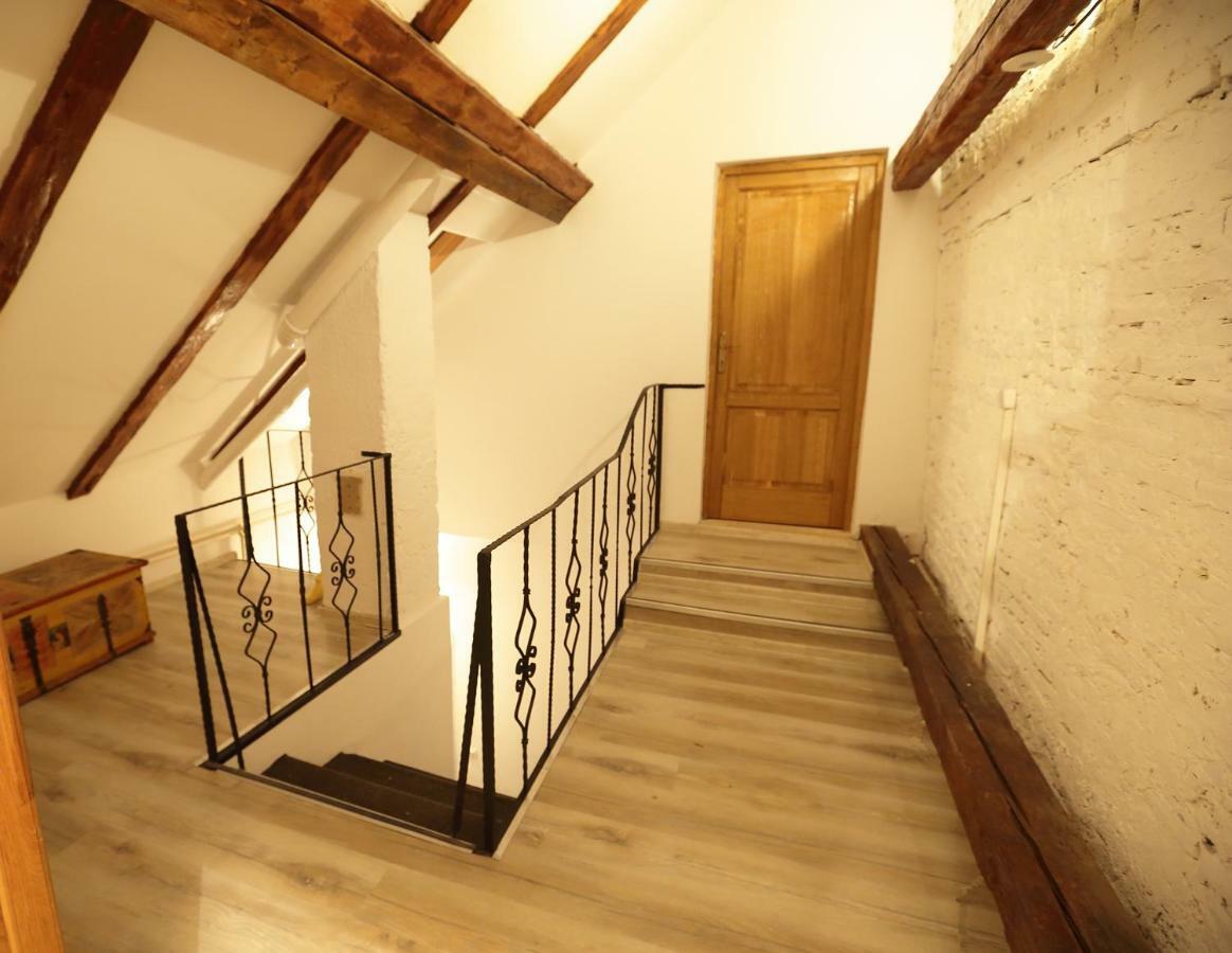 4 Rooms Piata Sfatului Брашов Екстериор снимка