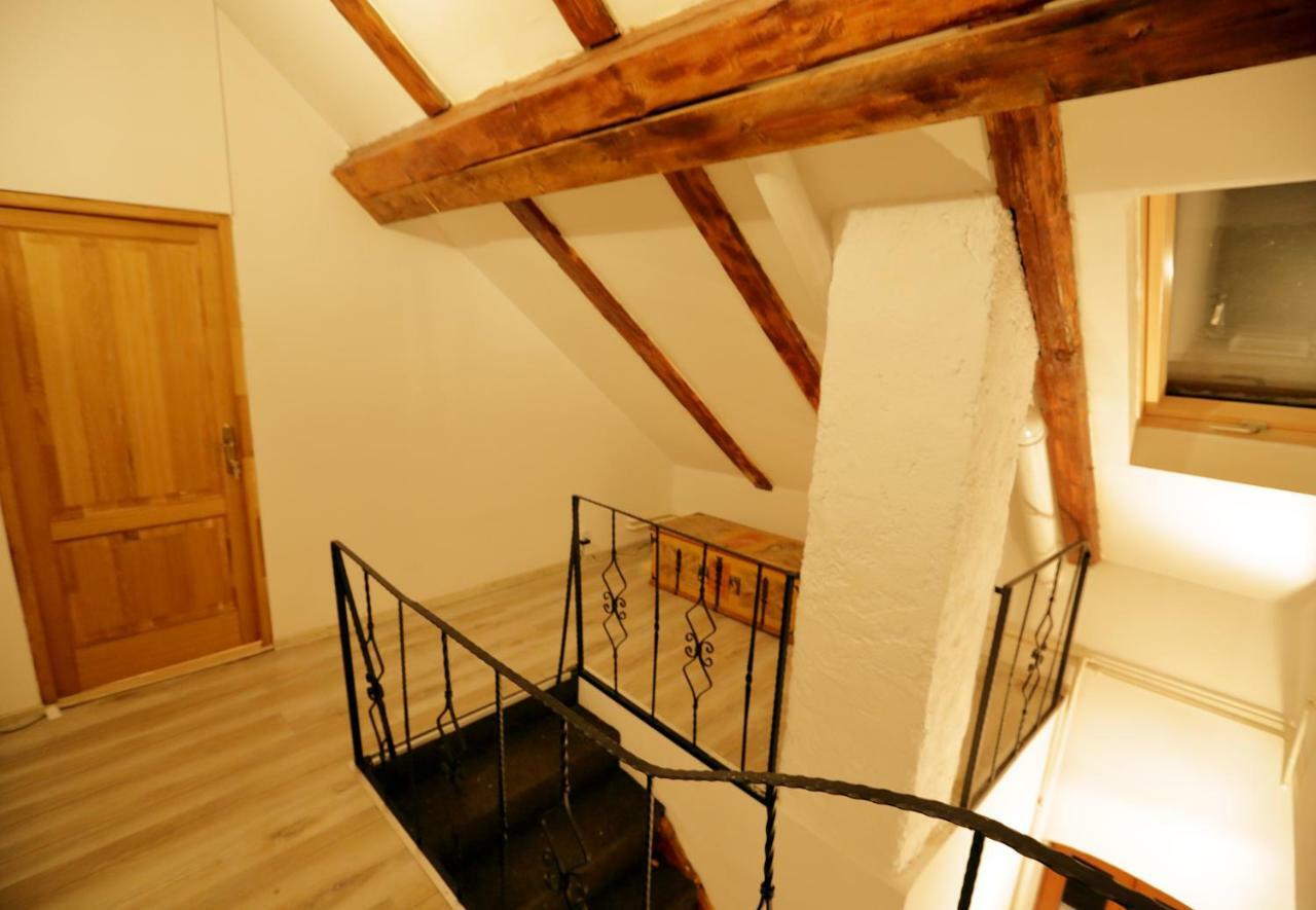 4 Rooms Piata Sfatului Брашов Екстериор снимка