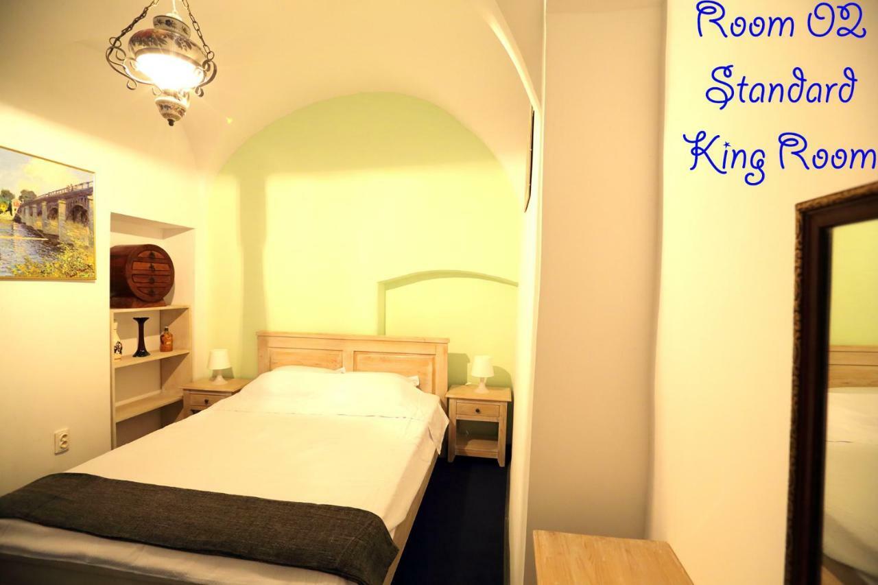 4 Rooms Piata Sfatului Брашов Екстериор снимка