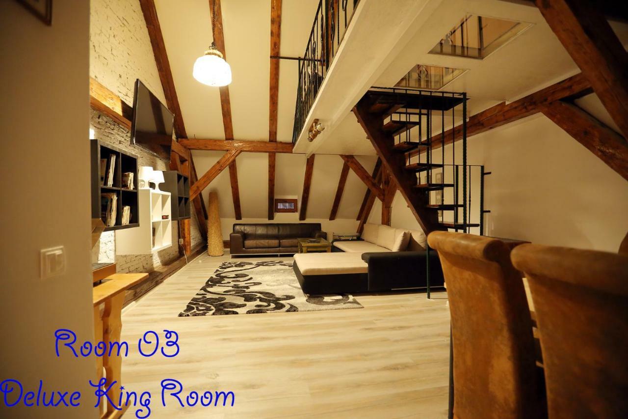 4 Rooms Piata Sfatului Брашов Екстериор снимка