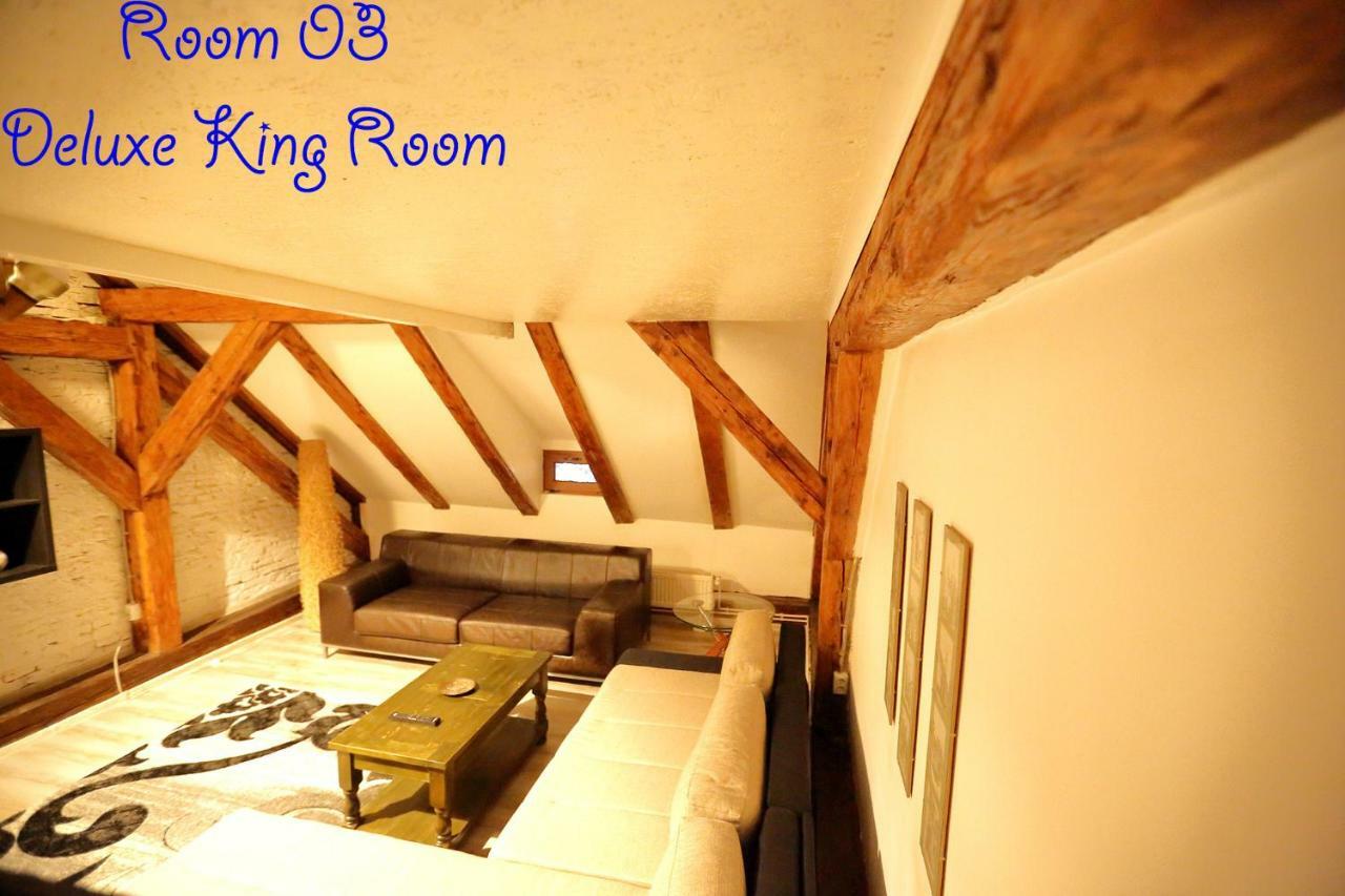 4 Rooms Piata Sfatului Брашов Екстериор снимка