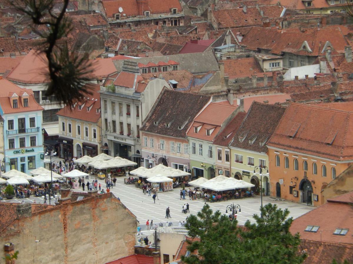 4 Rooms Piata Sfatului Брашов Екстериор снимка